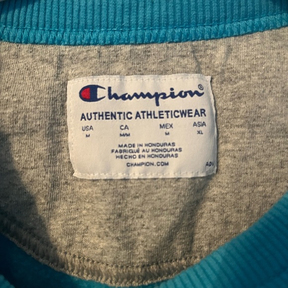 Champion Crewneck - Picture 3 of 3